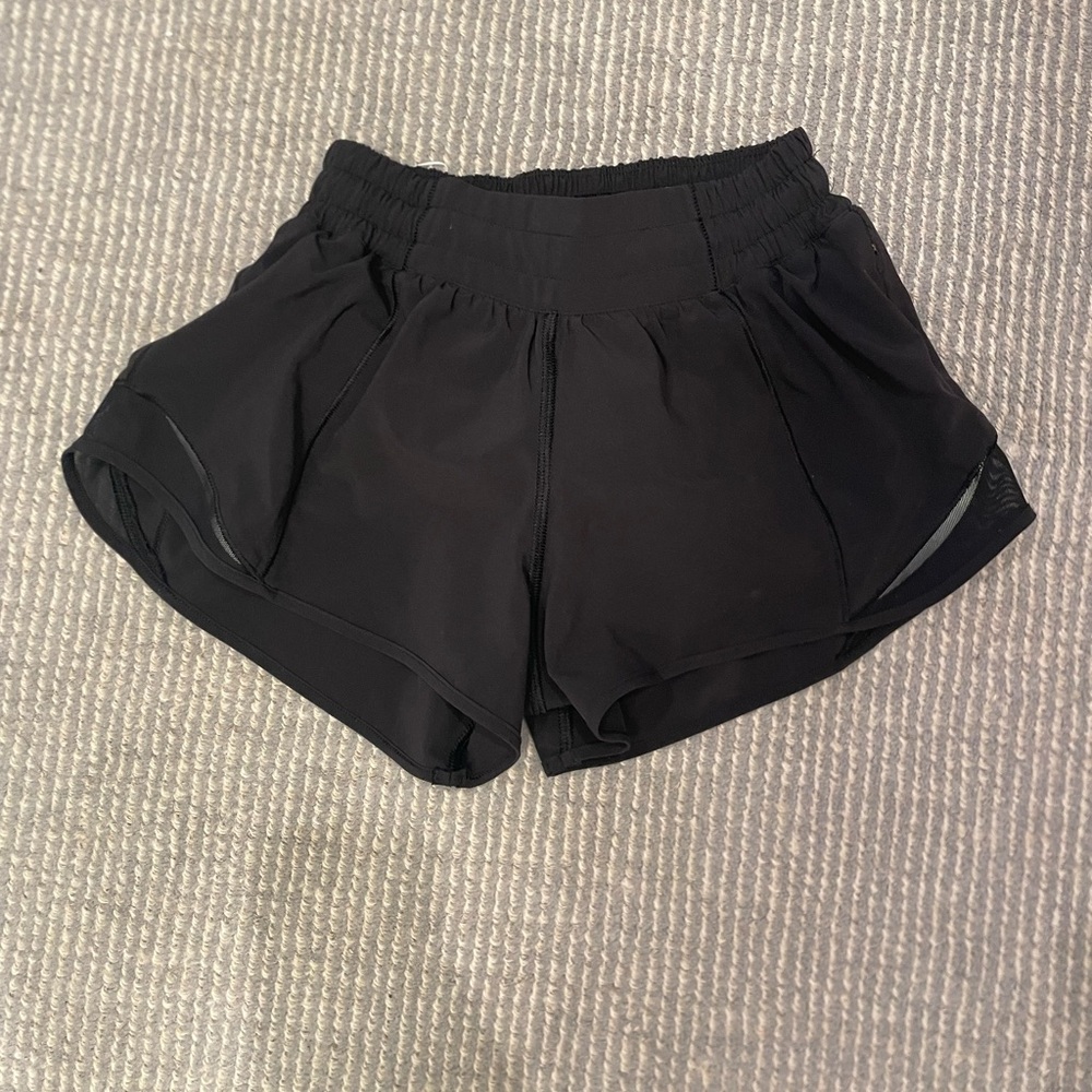 Lululemon Hottie Hot Shorts 2.5”